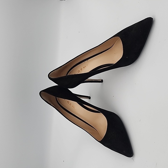 M. GEMI Black Suede Stiletto Heeled Pump with Pointed-toe, size 40½ - Picture 3 of 8